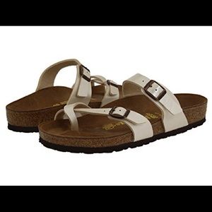 LOOKING!! i’m looking for a pair of these size 11!